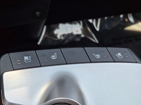 Certified 2022 Kia EV6 Wind RWD image 28