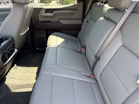Used 2022 GMC Sierra 1500 SLT w/ SLT Premium Plus Package AWD/4WD image 30