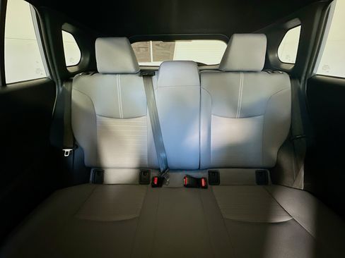 Used 2024 Toyota Corolla Cross SE image 30