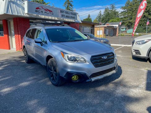 Used 2016 Subaru Outback 3.6R Limited AWD/4WD image 4