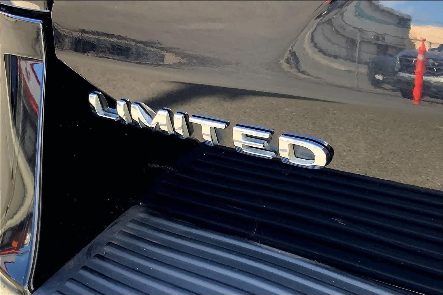 Used 2019 Ford Expedition Limited AWD/4WD image 7