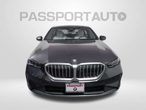 Used 2025 BMW 530i xDrive w/ Premium Package AWD/4WD image 10