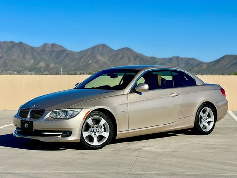 Used 2013 BMW 335i Convertible RWD image 15