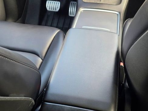 Used 2023 Tesla Model Y Performance image 18