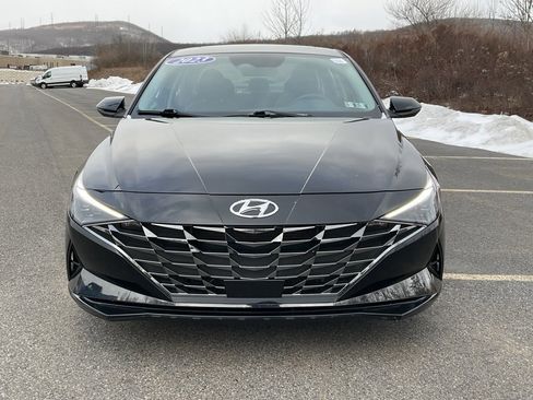Used 2023 Hyundai Elantra Limited image 29