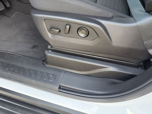 New 2026 Chevrolet Suburban LS image 20