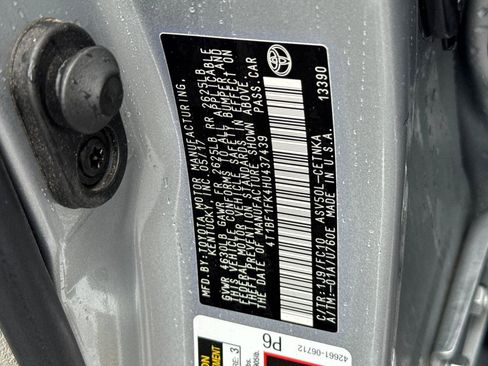 Used 2017 Toyota Camry LE image 29