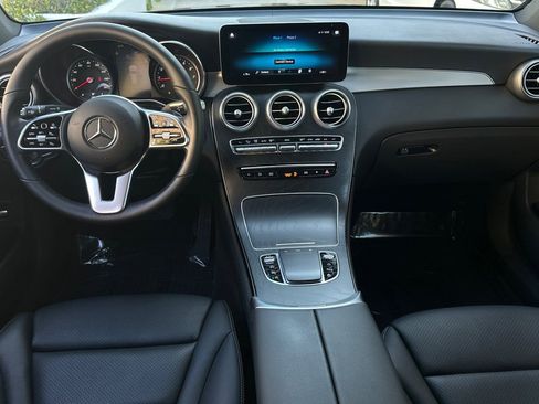 Used 2021 Mercedes-Benz GLC 300 image 4
