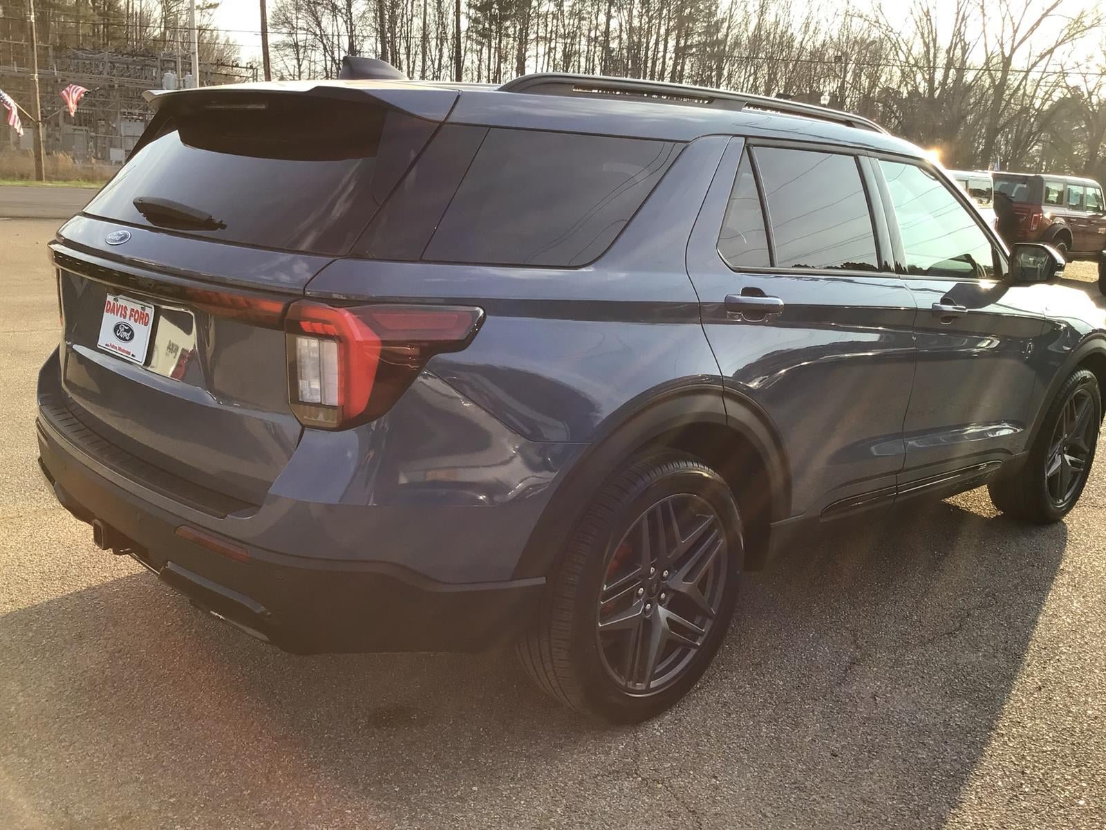 New 2026 Ford Explorer ST-Line w/ ST-Line Street Pack RWD image 8