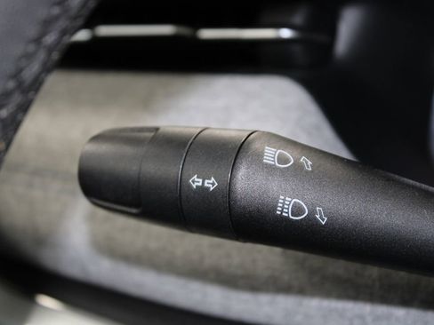 Used 2024 Jeep Compass Latitude image 34