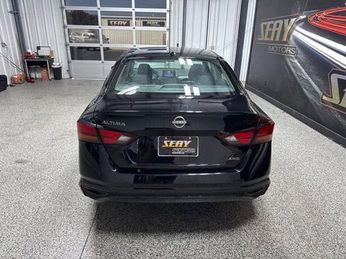 Used 2025 Nissan Altima 2.5 SV AWD/4WD image 12