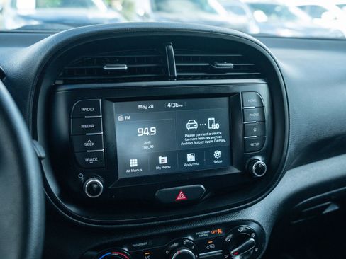 Used 2021 Kia Soul LX FWD image 15