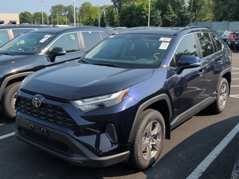 Certified 2025 Toyota RAV4 XLE AWD/4WD image 2