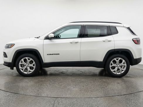 Used 2025 Jeep Compass Latitude image 5