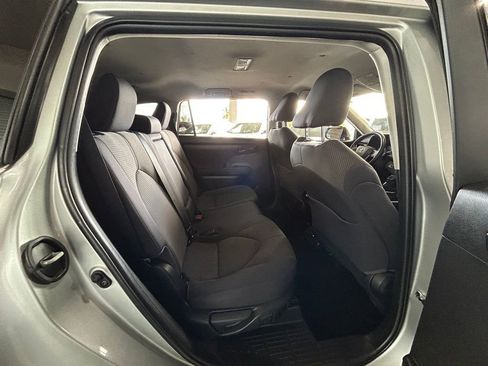 Used 2023 Toyota Highlander L image 36