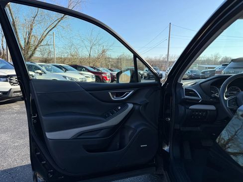 Used 2023 Subaru Forester Limited image 10