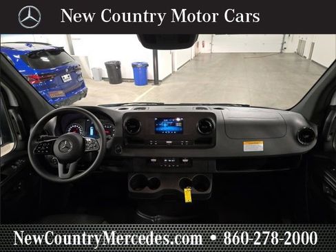 Used 2024 Mercedes-Benz Sprinter 2500 image 14