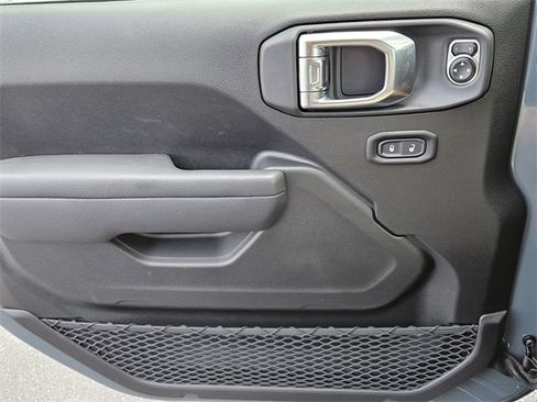 New 2025 Jeep Gladiator Sport image 15