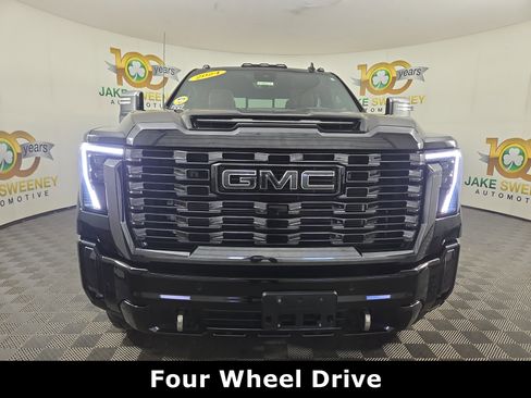 Used 2024 GMC Sierra 2500 Denali Ultimate image 3