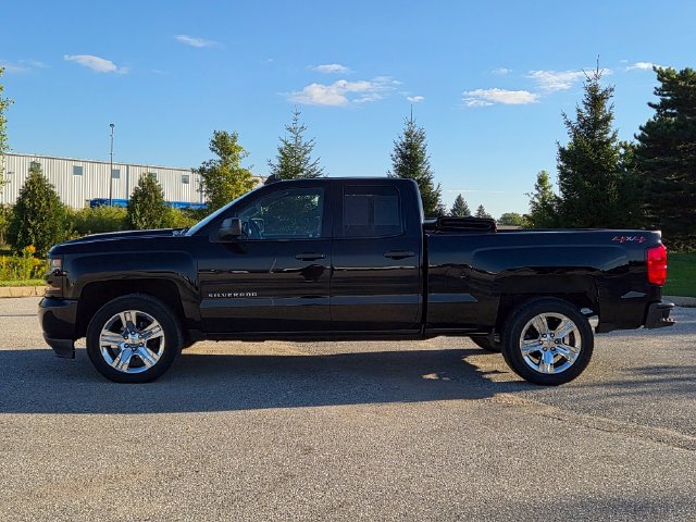 Used 2019 Chevrolet Silverado 1500 Custom w/ Custom Convenience Package AWD/4WD image 8