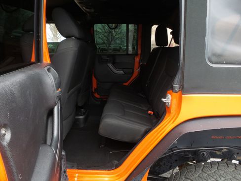 Used 2015 Jeep Wrangler Unlimited Sport w/ Quick Order Package 24S image 28