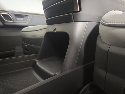 Used 2023 Rivian R1T Adventure image 31