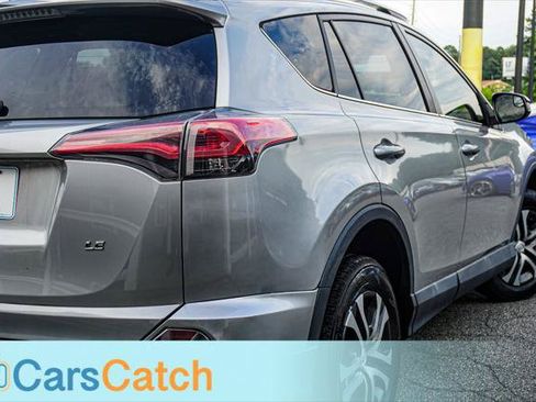 Used 2016 Toyota RAV4 LE FWD image 5