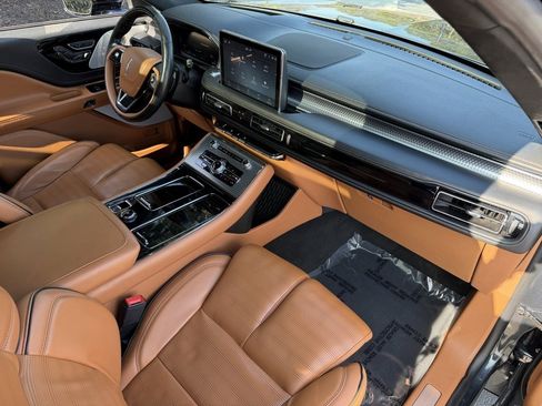 Used 2023 Lincoln Aviator Black Label image 32