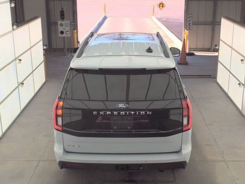 Used 2025 Ford Expedition Active image 12