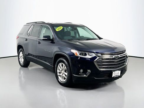Used 2020 Chevrolet Traverse LT w/ Driver Confidence II Package image 3