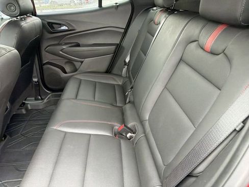 Used 2024 Chevrolet Trax RS w/ Sunroof Package FWD image 13