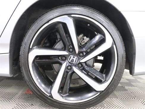 Used 2018 Honda Accord Sport image 39