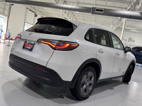 New 2026 Honda HR-V LX image 4