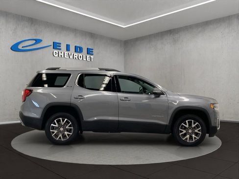 Used 2023 GMC Acadia SLE w/ Driver Convenience Package image 2