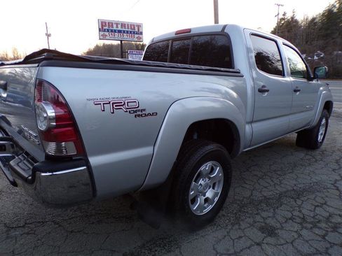 Used 2009 Toyota Tacoma PreRunner image 10