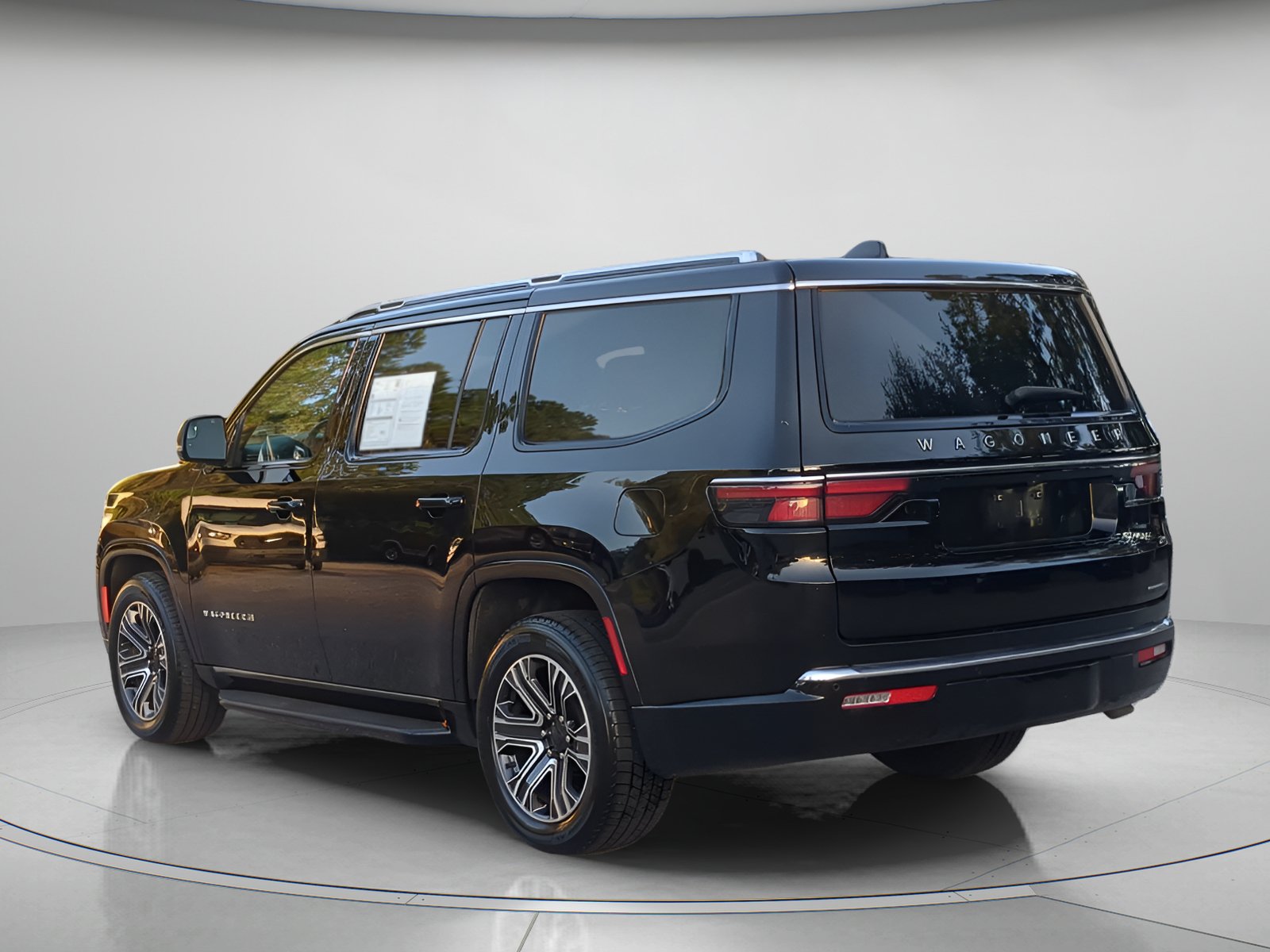 Used 2024 Jeep Wagoneer Series II AWD/4WD image 42