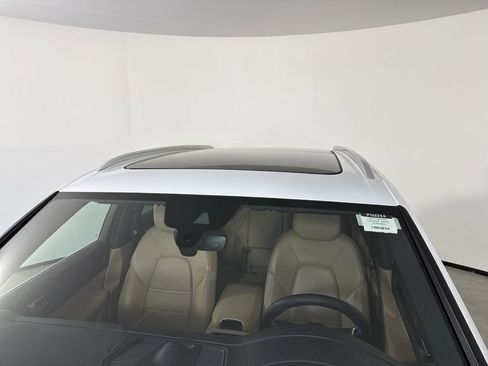 Certified 2023 Porsche Cayenne AWD/4WD image 17