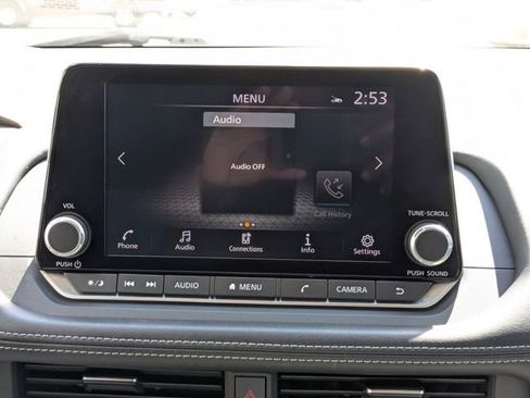 Used 2023 Nissan Rogue SV image 14