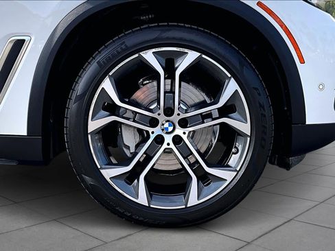 Used 2022 BMW X5 sDrive40i w/ Parking Assistance Package image 10