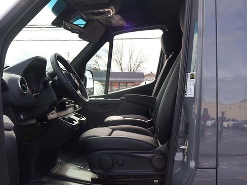 Used 2025 Mercedes-Benz Sprinter 3500 image 21