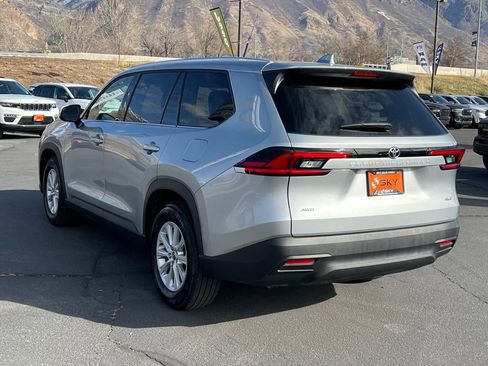 Used 2025 Toyota Grand Highlander XLE image 10