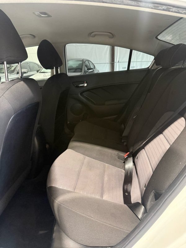 Used 2018 Kia Forte S FWD image 23