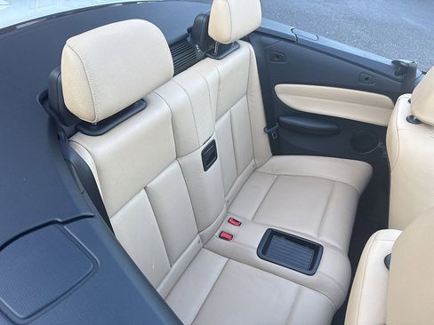 Used 2012 BMW 135i Convertible RWD image 27