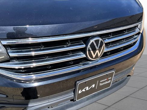 Used 2023 Volkswagen Tiguan SE FWD image 48