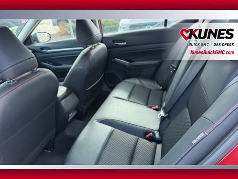 Used 2025 Nissan Altima 2.5 SR FWD image 9