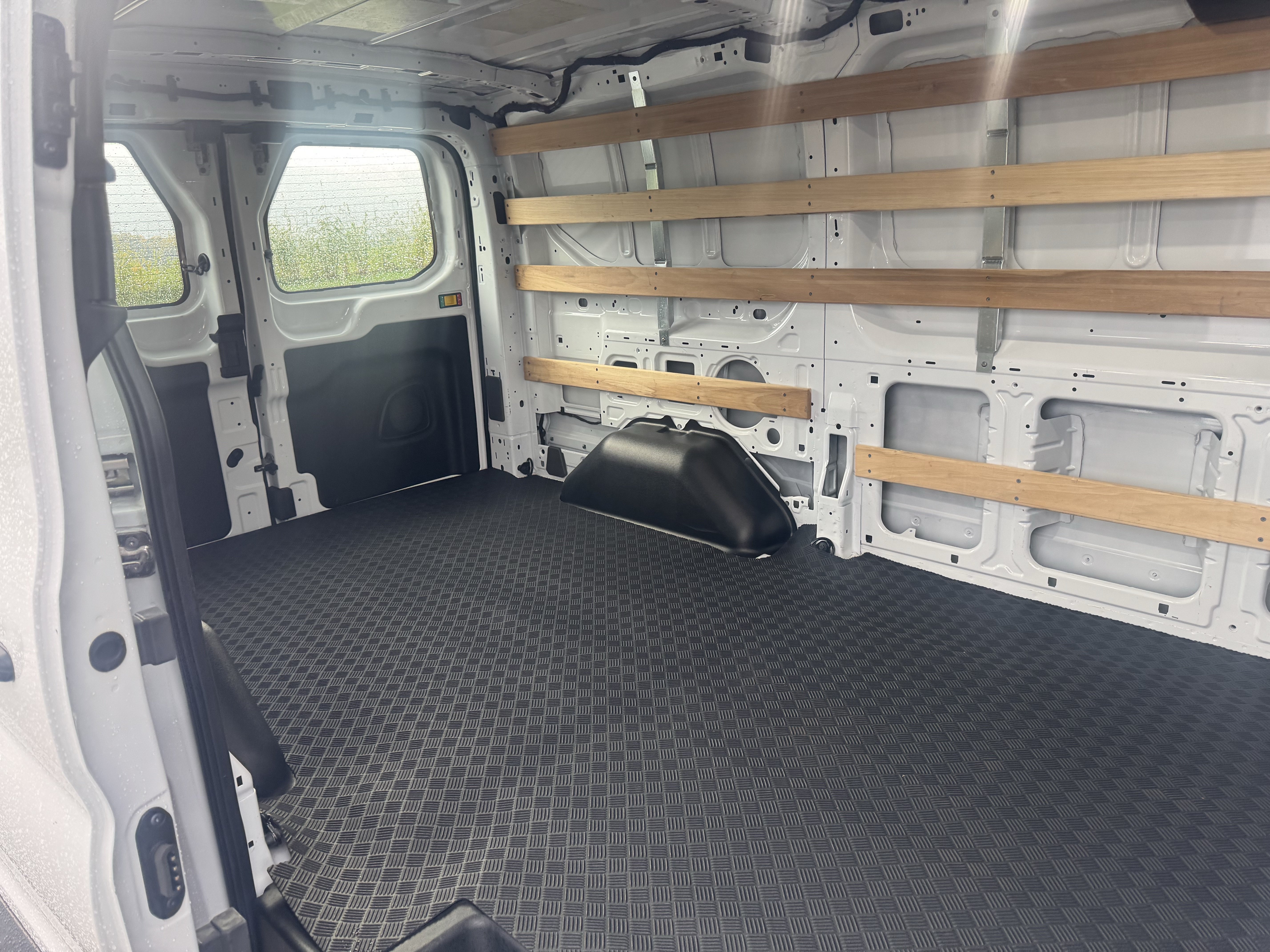 Used 2025 Ford Transit 250 Low Roof w/ Exterior Upgrade Package RWD image 11