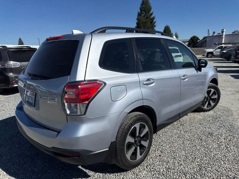 Used 2017 Subaru Forester 2.5i w/ Alloy Wheel Package AWD/4WD image 4