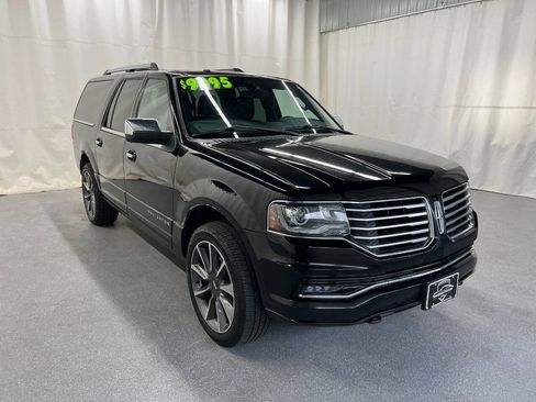 Used 2017 Lincoln Navigator L Reserve AWD/4WD image 3