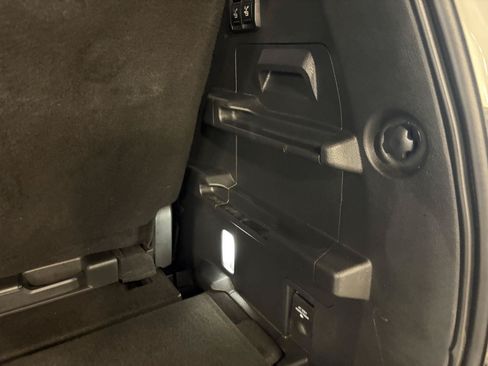 Used 2025 Toyota Sequoia Capstone AWD/4WD image 33