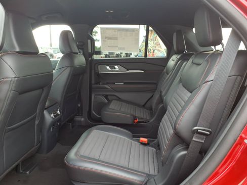 Used 2026 Ford Explorer ST-Line w/ ST-Line Street Pack RWD image 13